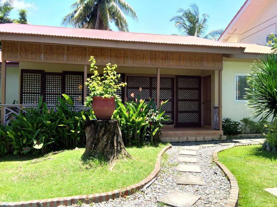 Happy Ripples Beach Resort Mabilao 외부 사진